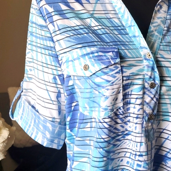 Cathy Daniel's blouse. - Picture 3 of 4